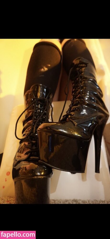 notpeebo Nacktbilder OnlyFans