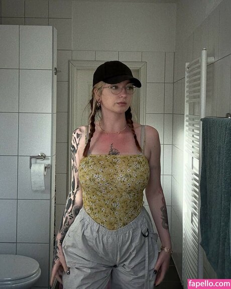 Kiras note OnlyFans Beiträge