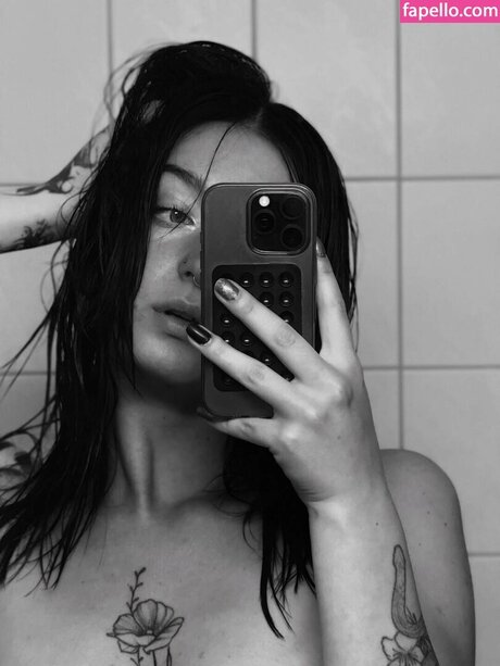 Kiras note OnlyFans Nacktbilder geleakt