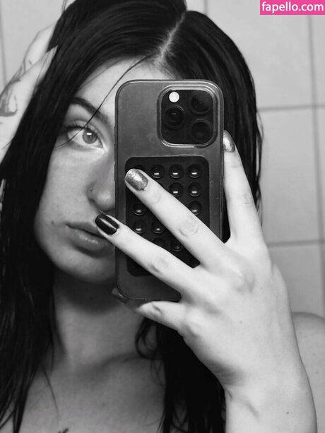 Kiras note Nacktbilder von OnlyFans geleakt