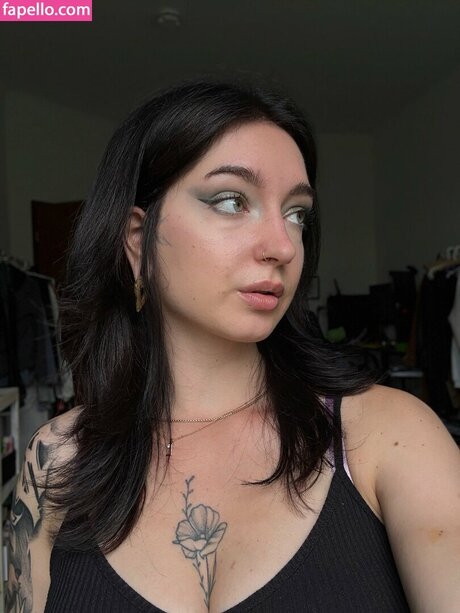 Kiras note OnlyFans Fotos