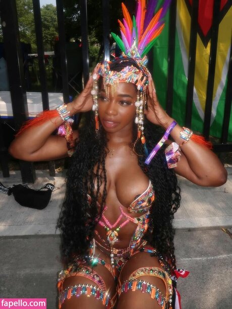 Deb Smikle OnlyFans Model Bilder