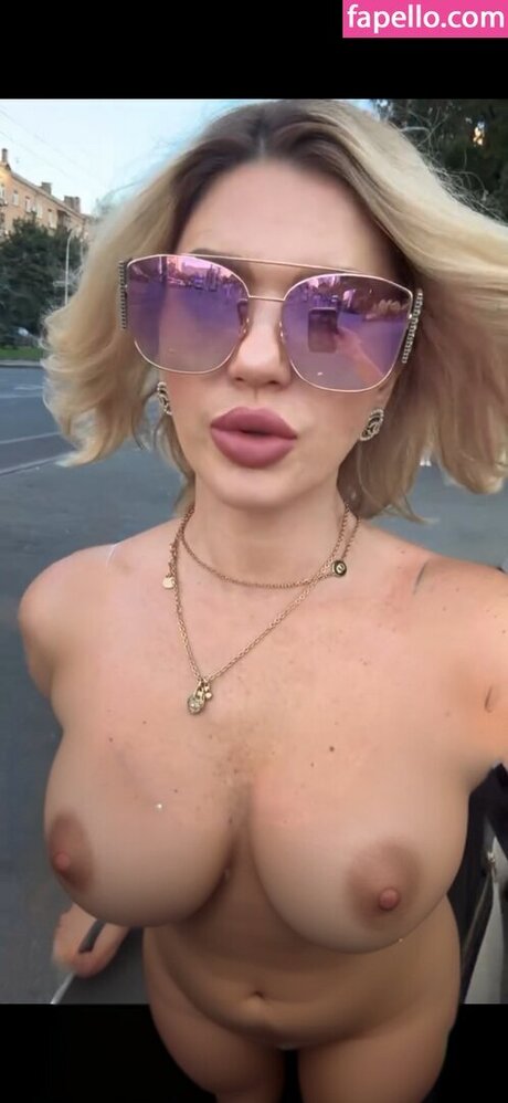 Elena Filonova OnlyFans Star