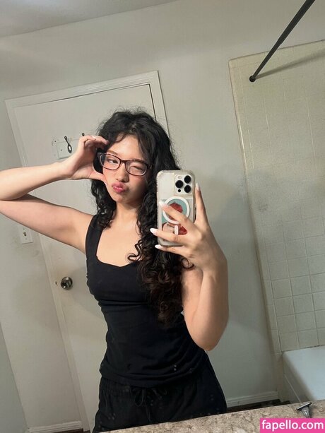 Outrovero Leaks von Nacktbildern auf OnlyFans