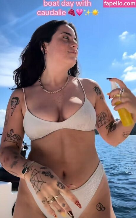 Julie Ferrat OnlyFans-Inhalte