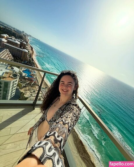 Abbi Pulling OnlyFans Fotos