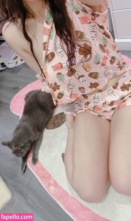 Immy Bisou Titten OnlyFans