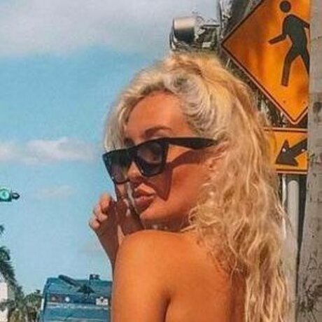 Franmaira OnlyFans Model Bilder