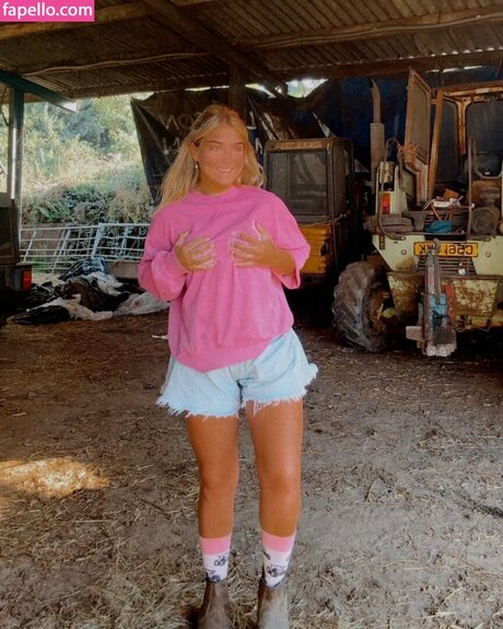 Harriet Cowan From Clarkson s Farm Porn OnlyFans Leak