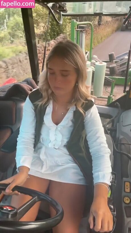 Harriet Cowan From Clarkson s Farm Geleakte OnlyFans-Inhalte