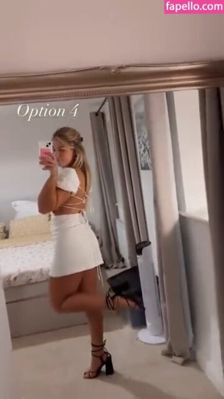 Harriet Cowan From Clarkson s Farm OnlyFans-Bilder