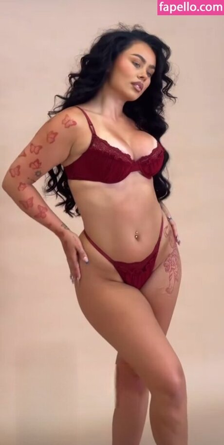 Elley Davies OnlyFans Archiv