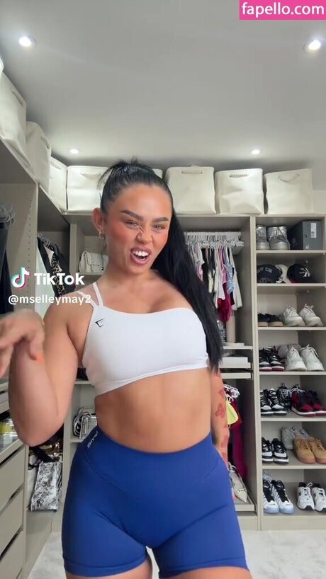 Elley Davies OnlyFans-Archiv