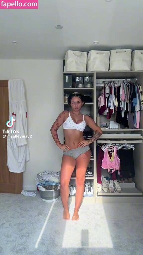 Elley Davies Nacktbilder von OnlyFans geleakt