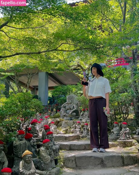 Ayb ke Pusat OnlyFans-Bilder