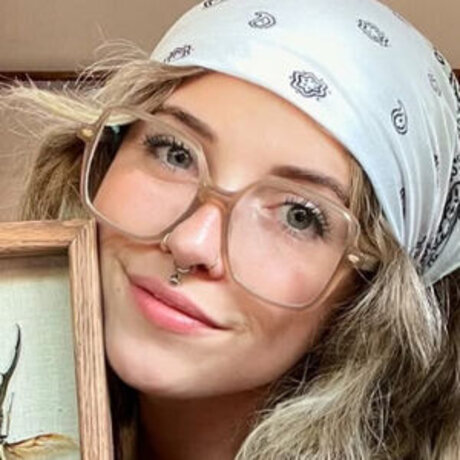 Mushbugs OnlyFans Brüste Bild