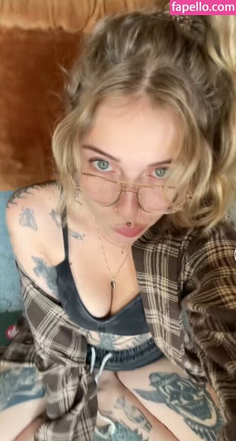 Mushbugs OnlyFans-Fotos