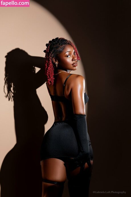 Locdbree OnlyFans Striptease