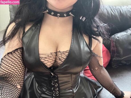 emily g0th OnlyFans nackt