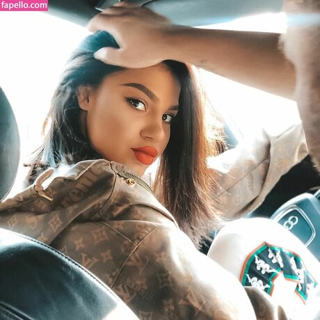 Dhurata Dora OnlyFans