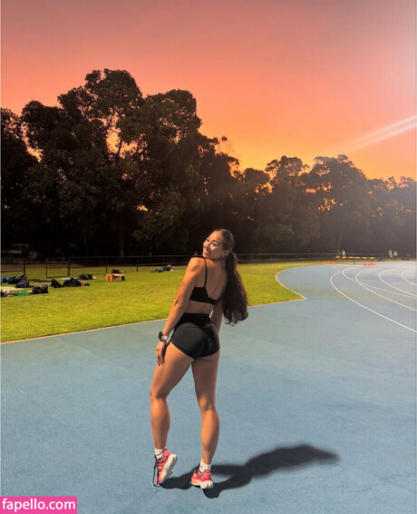 Sarah Schwarz NurlyFans-Pornos