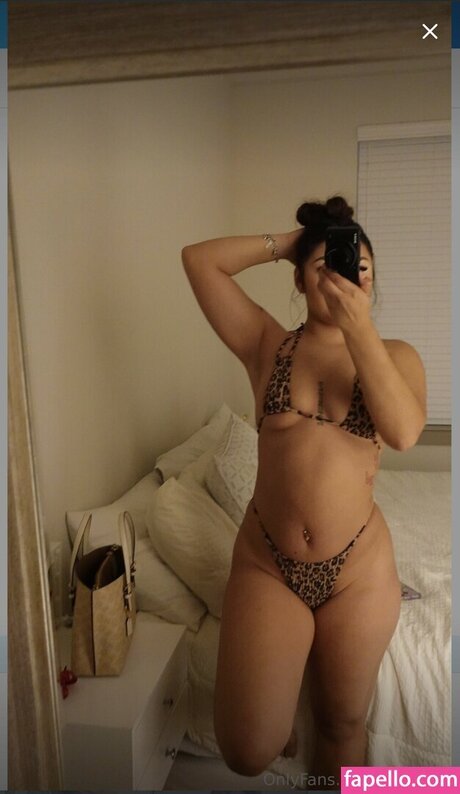 K arenny Leaks von Nacktbildern auf OnlyFans