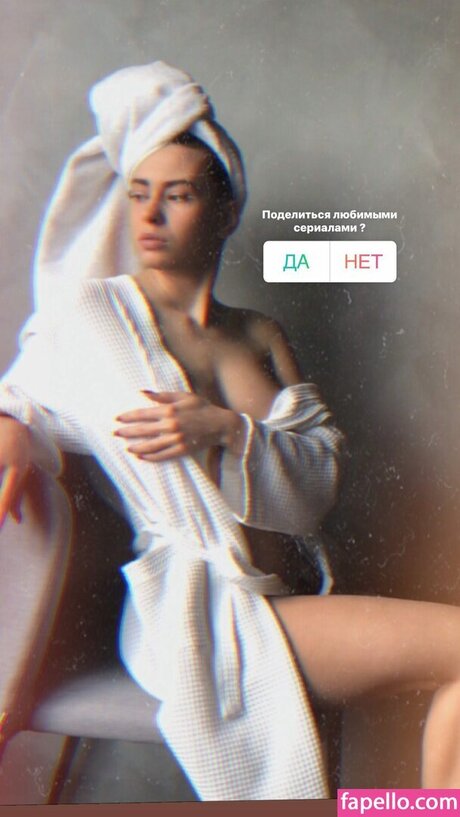 asi mikovich Nacktbilder OnlyFans geleakt