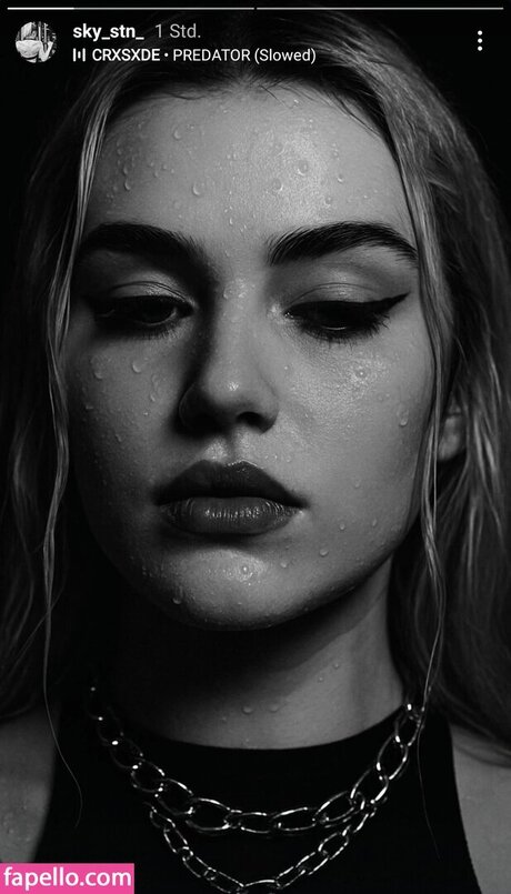 sky stn_ OnlyFans Bilder