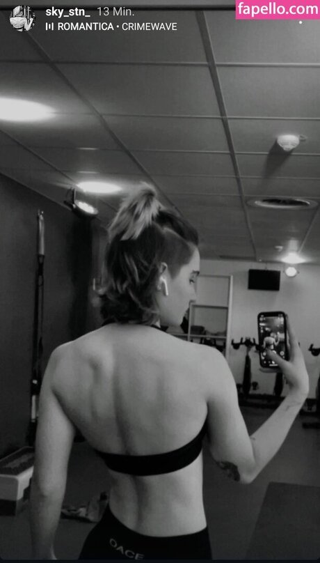 sky stn_ OnlyFans geleakt