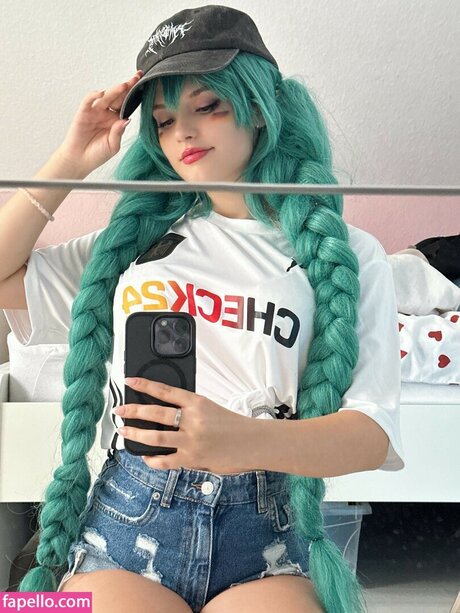 große titten gesichtsbehandlung onlyfans nackt Medien