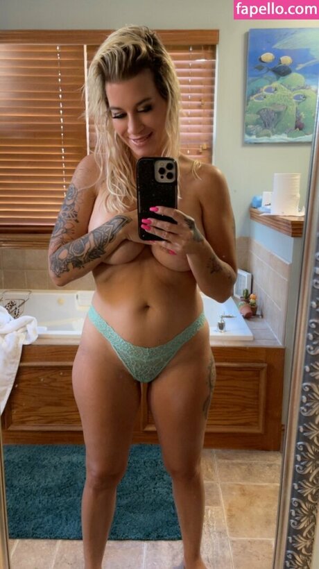 Charlizerazor OnlyFans Nacktbilder geleakt