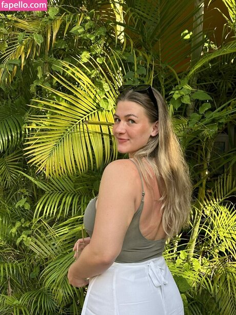 Esther Burden Neue geleakte OnlyFans-Inhalte