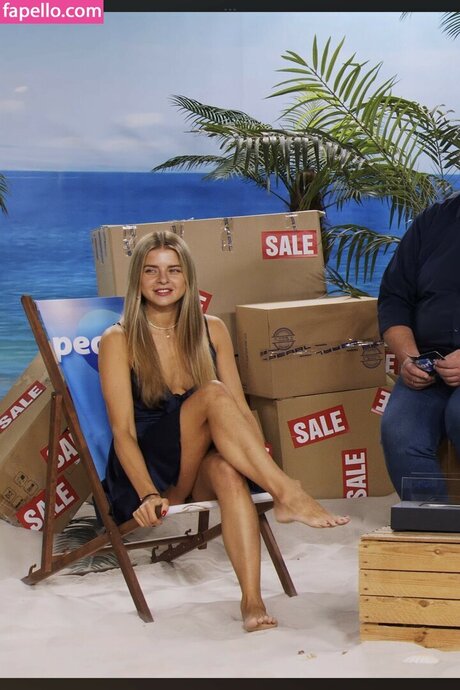 Pearl Tv Upskirt OnlyFans Nacktbilder