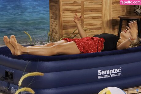 Pearl Tv Upskirt OnlyFans Gratis Porn