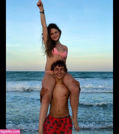 Sophia Valverde OnlyFans Brüste Bild