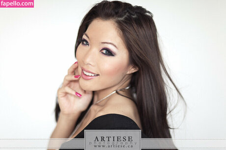 Stephanie Ly OnlyFans Brüste Bild