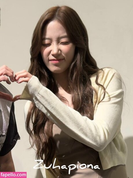 Kazuha Nakamura_ Oben ohne OnlyFans