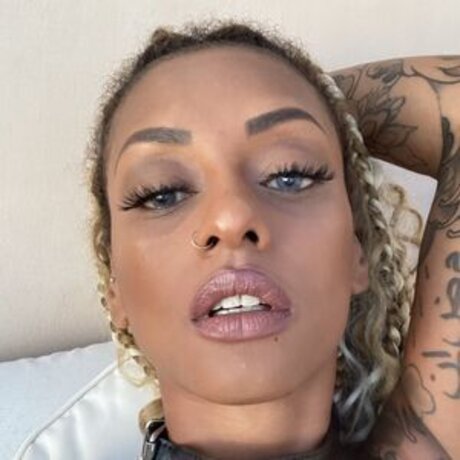 Nura Habib OnlyFans explizite Inhalte