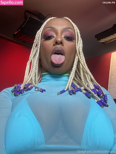 Nura Habib OnlyFans Brüste Bild