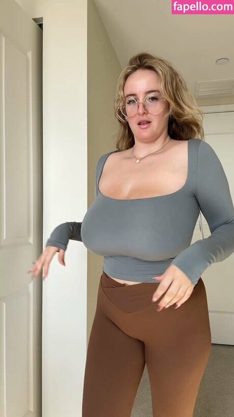 Ameliawetang OnlyFans-Model