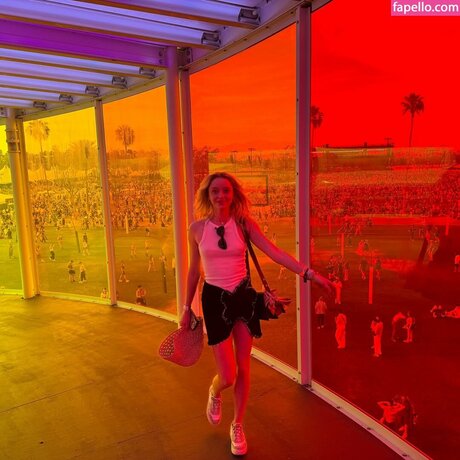 Madeleine Arthur Nacktbilder von OnlyFans