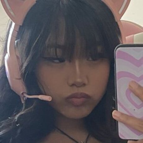 Lucy Lee Nackt auf OnlyFans