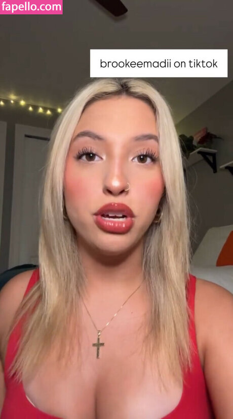 Cloud ASMR Nacktpornos auf OnlyFans