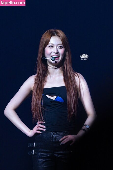 Huh Yunjin_ OnlyFans