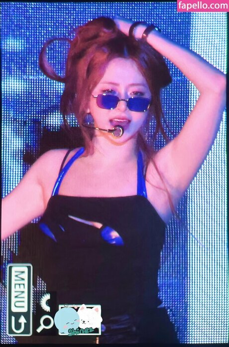 Huh Yunjin_ OnlyFans Inhaltstyp