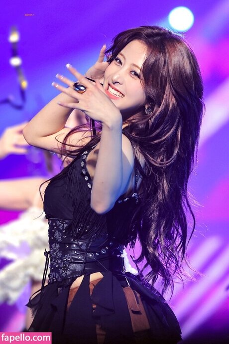 Huh Yunjin_ OnlyFans Leaked Gratis