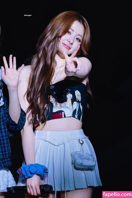 Huh Yunjin_ OnlyFans