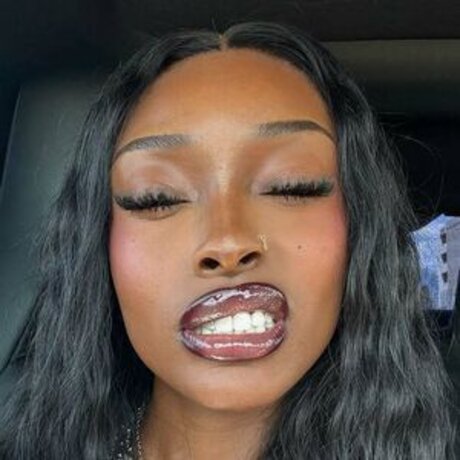 Coco Watson Kostenloses OnlyFans