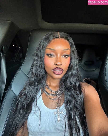 Coco Watson Leaks von OnlyFans