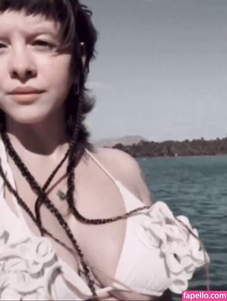 Melanie Martinez Nacktbilder von OnlyFans geleakt